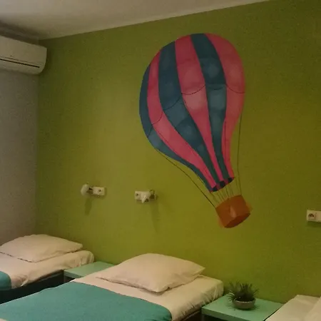 Meyerbeer - And *