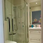 梅耶皮尔沙滩酒店 旅馆 *