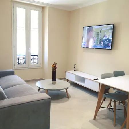 マイアベーア ビーチ ホステル ニース