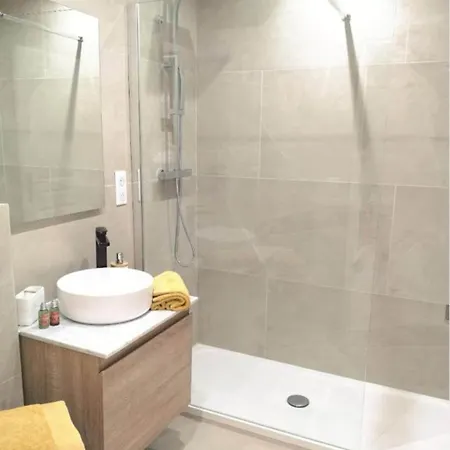 ホステル マイアベーア ビーチ ニース