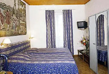 Meyerbeer - And Hostel Nice